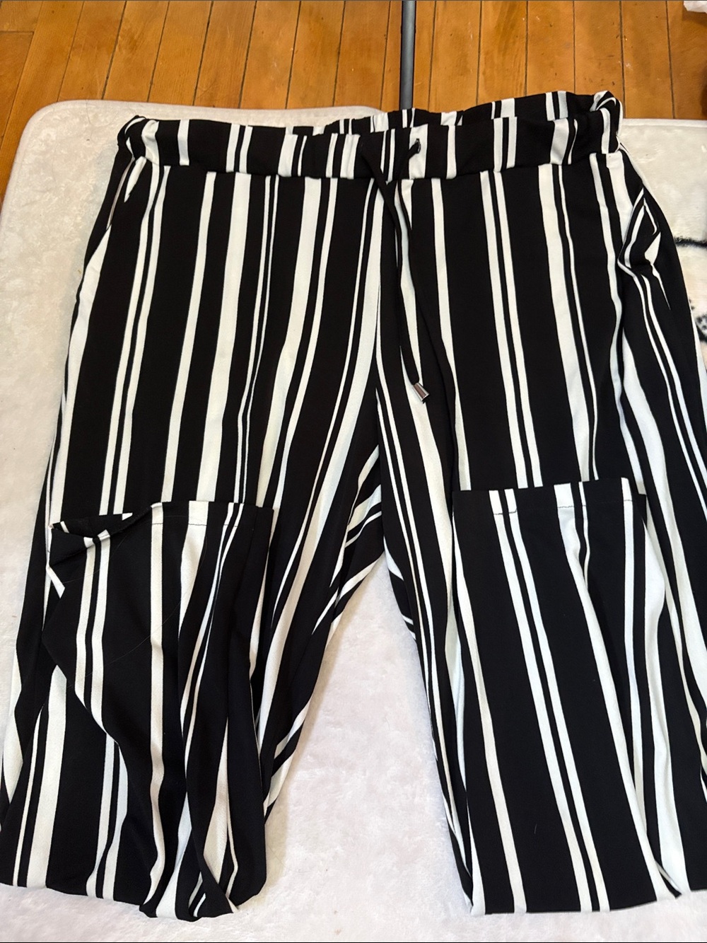 Renuar Black & White Vertical Stripe Wide Leg Pants